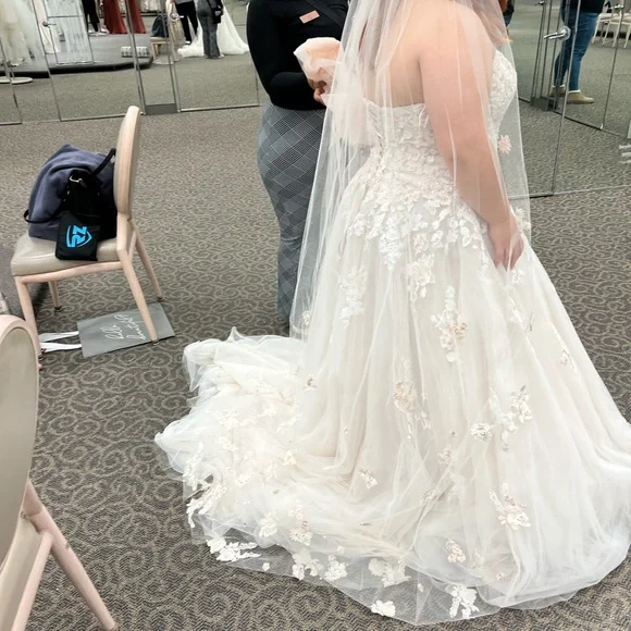 David's Bridal wedding dress; complete with veil and rose gold belt David's Bridal wedding dress; complete with veil and rose gold belt